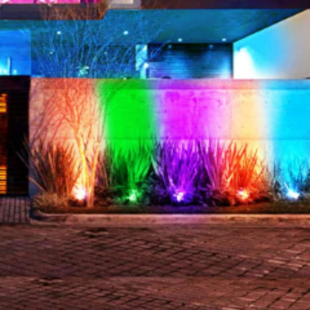 Proiector LED RGB cu dimensiuni de 118x90mm, 20W.